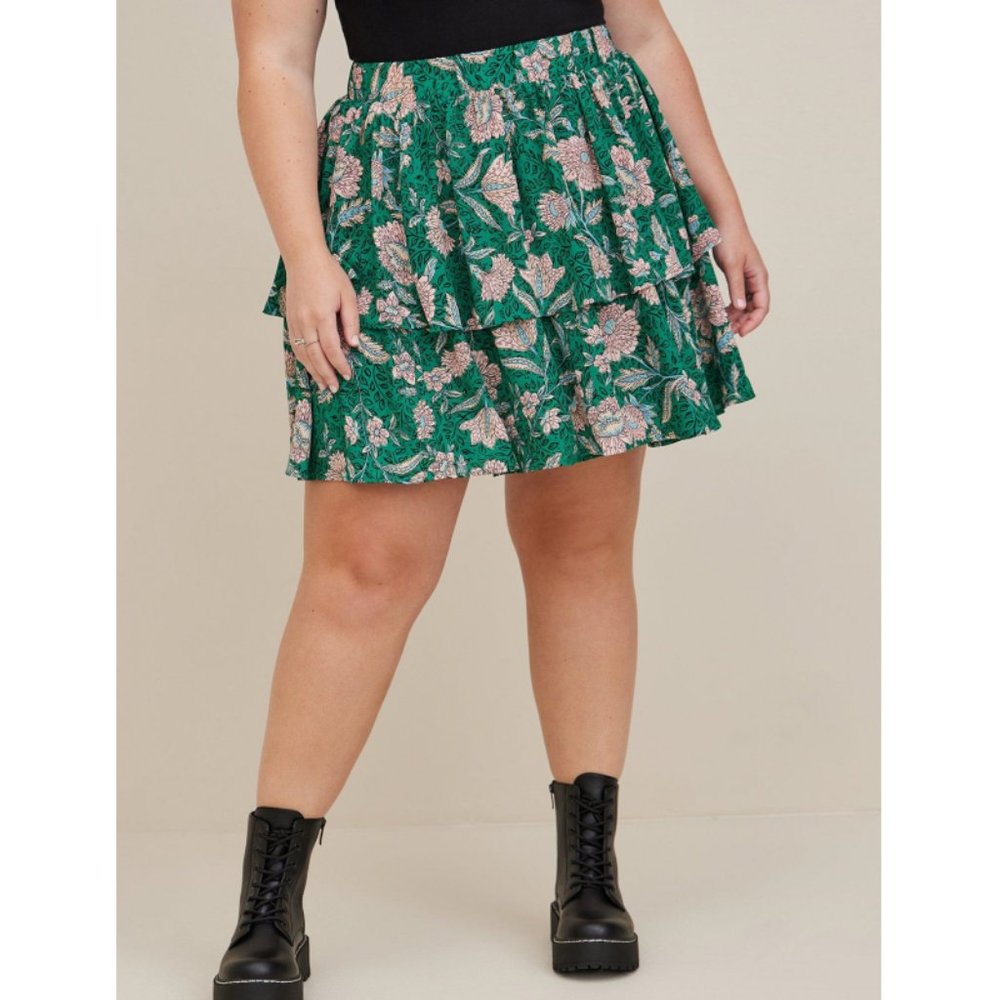 NWT Torrid 2 Georgette Floral Green Mini Tiered Skater Skirt 2X 18 20 - Picture 4 of 9